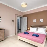 Townhall Apartment's *