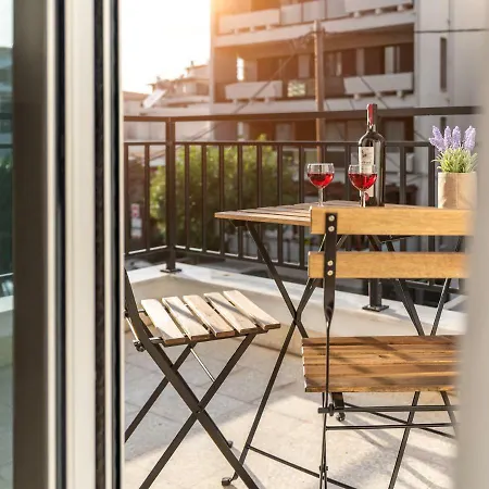 شقة Townhall Apartment's Rhodes City