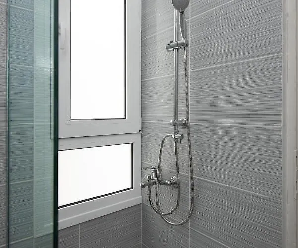 Townhall Apartment's