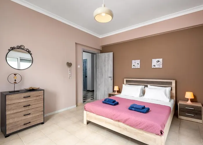 Townhall Apartment's *