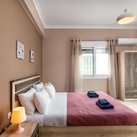 Townhall Apartment's