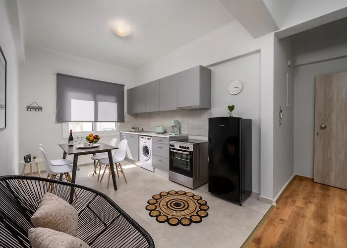 Townhall Apartment's Родос