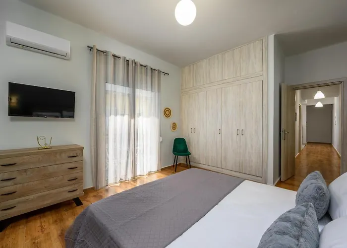 Апартаменты Townhall Apartment's *